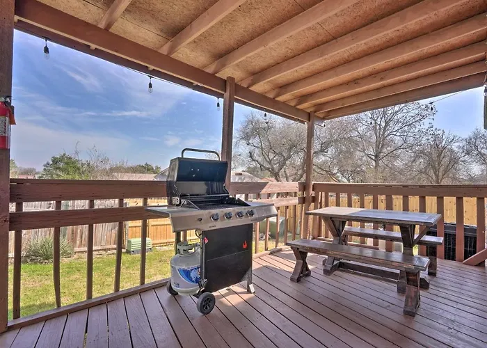 San Antonio Retreat With Pool, Close To Seaworld!